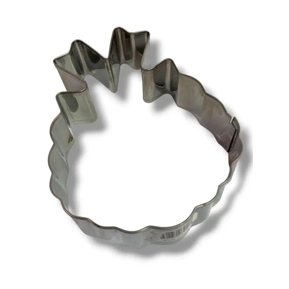 Lot of 7 Pastry Cookie Cutters Crimped Heart Leaf Flower Tin
